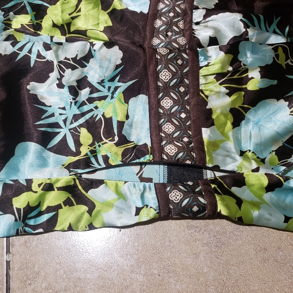 Reitmans Floral Raw Hem Blouse Top Size Large - Picture 6 of 10